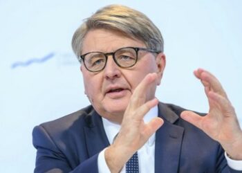 "Auf dem Weg zum Entwicklungsland": Börsenchef Weimer rechnet mit Habeck ab