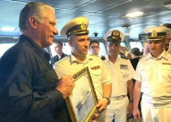 "Willkommen, Freunde aus Russland!": Kubas Präsident besucht russische Kriegsschiffe in Havanna