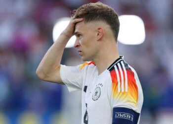 Aus, aus, aus! Aus! Das Spiel ist aus! Deutschland ist nicht Europameister!