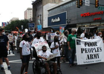 Deutsches Wirtschaftsmagazin: "US-Modell" des Kapitalismus treibt Massen in den Wahnsinn