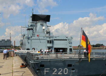 Fregatte Hamburg: Gefährliches Sommertheater im Roten Meer