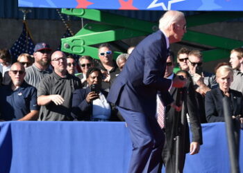 Führende Demokraten halten an Joe Biden als Präsidentschaftskandidaten fest