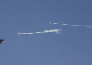 Israel fliegt Luftangriffe auf Hisbollah-Ziele im Libanon