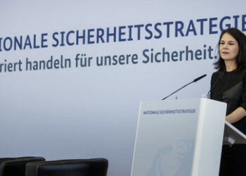 Keinen Meter zurück: Baerbock erklärt Ukraine-Unterstützung zum "größten nationalen Interesse"