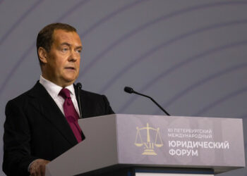 Medwedew reagiert auf Abschlusserklärung des NATO-Gipfels: Ukraine und NATO müssen verschwinden