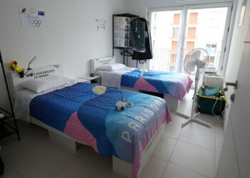 Olympia 2024: Ohne Russen, dafür nachhaltig mit Pizza-Kartonbetten und ohne Klimaanlage bei +29°C