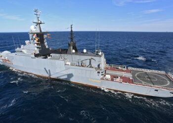 Russische Kriegsschiffe treffen zu gemeinsamen Manövern in China ein