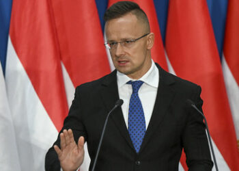 Szijjártó: EU-Drohungen werden Ungarn nicht zu Verzicht auf Friedensmission zwingen