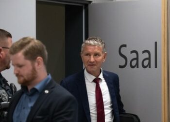 "Alles für Deutschland": Landgericht Halle verurteilt AfD-Politiker Höcke zu 16.900 Euro Strafe