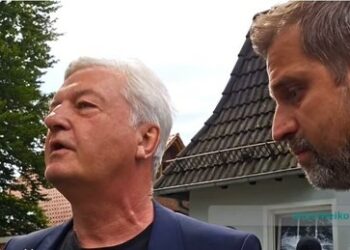 "Faschistische Maßnahme": Compact-Chef Elsässer äußert sich zur Razzia gegen sein Unternehmen