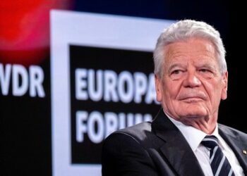 "Ho, ich bin der Leithirsch": Gauck vergleicht Trump und Schröder mit Hitler