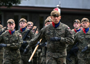 Bericht: Streitkräften der osteuropäischen NATO-Länder fehlen Soldaten