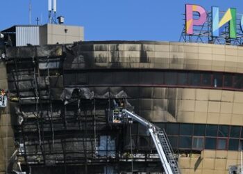 Brand in Moskauer Einkaufszentrum