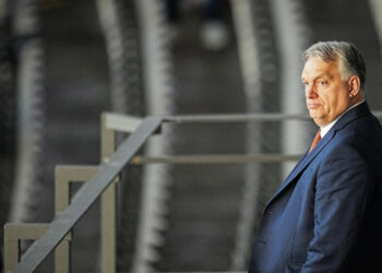 EU an Ungarn: Grenzen öffnen – Ungarn an EU: Fahrkarten nach Brüssel für alle