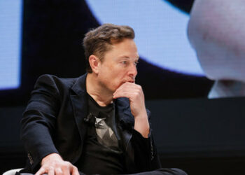 Elon Musk erkennt, dass er in gefährlichen Zeiten lebt