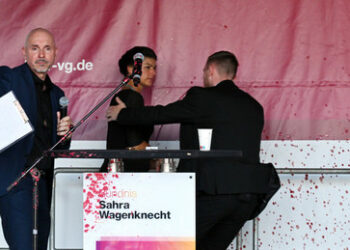 Farbangriff auf Wagenknecht – nicht halb unschuldig