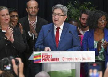 Frankreich: Linke Partei LFI droht Macron mit Amtsenthebung