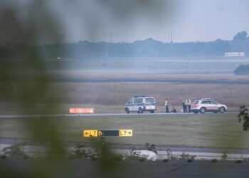 Klimaapokalyptiker stören Flugverkehr an mehreren Flughäfen