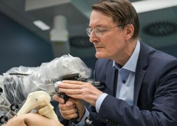 Lauterbachs Paxlovid-Desaster: Millionenschaden für Steuerzahler durch abgelaufene Lagerbestände