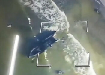 Moskau: Ukrainische Spezialeinheiten bei verpatztem Landeeinsatz dezimiert (Video)