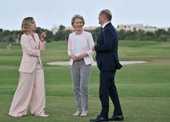 Rainer Rupp: Warum erhöht die EU den Druck auf Italiens Meloni?