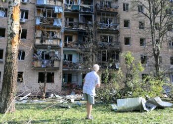 Raketenteile stürzen auf Wohnhaus in Kursk: dreizehn Verletzte – Russland apelliert an UNO