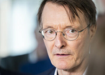 Schon wieder Corona-"Impfungen" – Lauterbach päppelt Biontech