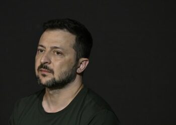 Selenskij schiebt Verantwortung für Gebietsverluste auf das Volk ab