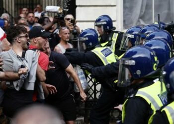 Southport-Kindermorde: Proteste in London – 100 Festnahmen nahe Downing Street