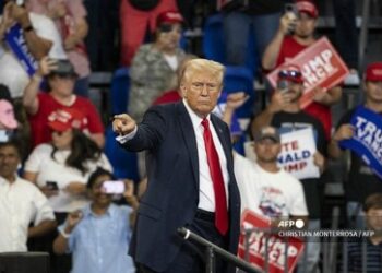 Trump gratuliert Putin zu "großartigem Abschluss"