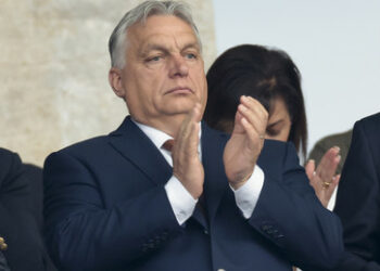 Ungarn erleichtert EU-Einreise für Russen: Brüssel wartet auf Erklärungen und droht mit Konsequenzen