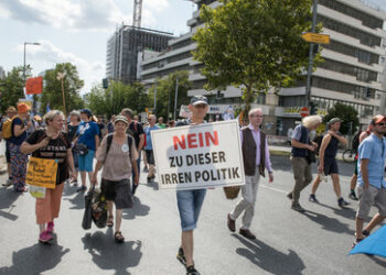 Von Friedens-Demos und müden Propagandisten