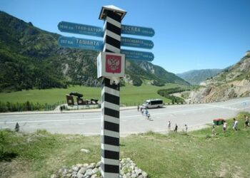 Vorschlag: Künftig kein Englisch mehr auf Ortsschildern in Republik Altai