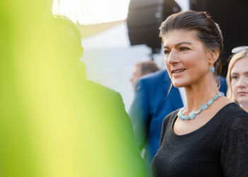 Wagenknecht: "Als Stimme Russlands diffamiert zu werden, weil man für Diplomatie wirbt, ist krank"