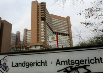 Wegen islamfeindlicher und antisemitischer "Karikaturen": Rechter YouTuber inhaftiert