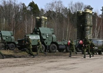 Weißrussland meldet Zerstörung ukrainischer Drohnen – Truppenverband an der Grenze wird verstärkt