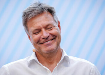 "Ohne Wenn und Aber" – Habeck sichert Kiew weitere Hilfe zu