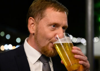 "Üble Diffamierung": Wagenknecht watscht Kretschmer ab