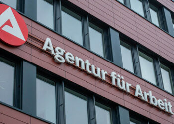 Arbeitslosigkeit steigt – Nahles: "Im nächsten Frühling über drei Millionen"