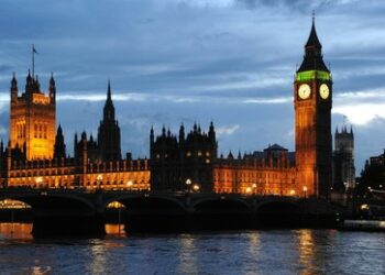 Bloomberg: Reiche fliehen vor Steuerreform aus Großbritannien