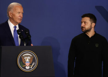 Haushaltsjahr zu Ende: Washington muss noch schnell ein paar Milliarden US-Dollar an Kiew verpulvern