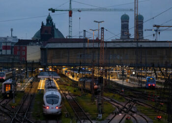 Kaputter, teurer, tot: Deutsche Bahn soll weiter sparen
