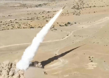 Millionen Israelis suchen Schutz: Huthi beschießen Tel Aviv mit ballistischer Rakete