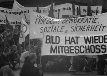 Polizeiknüppel und Kriegspropaganda: Harte Zeiten für Friedensaktivisten