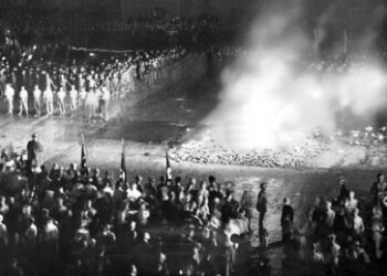 Regeländerung bei Facebook wie gemacht zum Verbot von RT