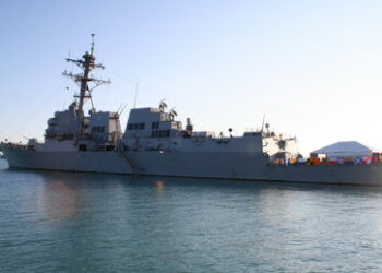 US-Kriegsschiffe Ziel eines "komplexen Angriffs" mit Raketen und Drohnen