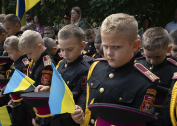 14-Jährige an die Front? Frauen werden Kiews blutige Pläne verhindern