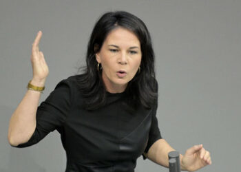 Baerbock und die zivilen Ziele: Eine völkerrechtliche Mine mit Zeitzünder