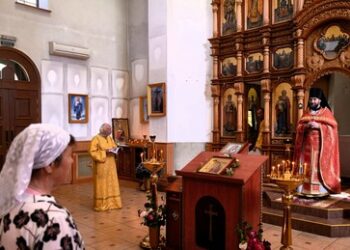 Bewaffnete ukrainische Nationalisten erstürmen orthodoxe Kathedrale in Tscherkassy