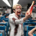 In Japan erleben Menschen Zugfahrt mit "Zombies"